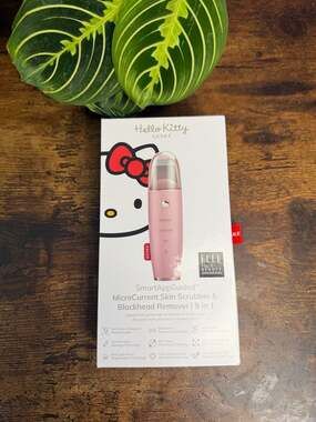 GESKExHello Kitty SmartAppGuided MicroCurrent Scrubber&Blackhead Remover9-in-1